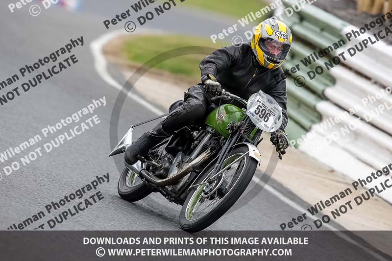 Vintage motorcycle club;eventdigitalimages;mallory park;mallory park trackday photographs;no limits trackdays;peter wileman photography;trackday digital images;trackday photos;vmcc festival 1000 bikes photographs